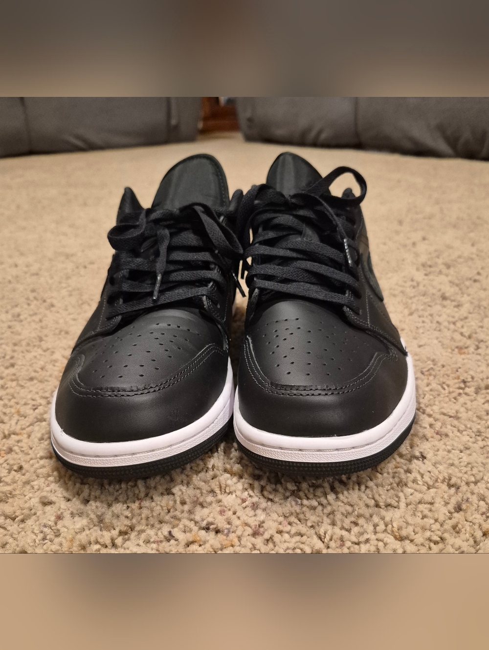 Jordan 1 Low - Picture 3 of 5